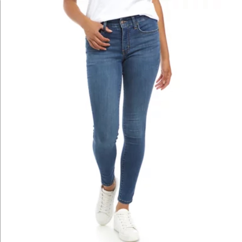 Crown & Ivy raw hem skinny jeans size 8